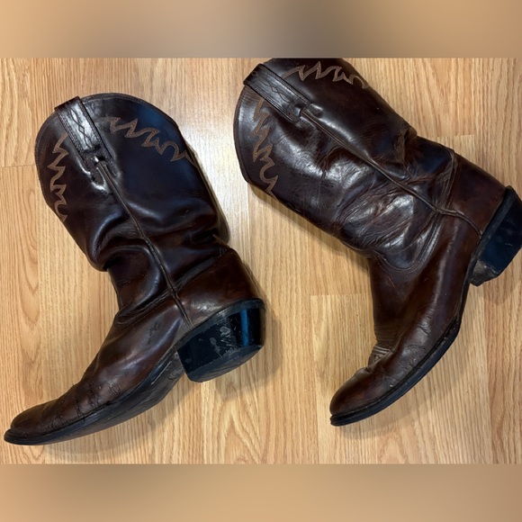 Ariat Other - Ariat Men's Brown Leather Western/Cowboy Boots - size 10.5 EE